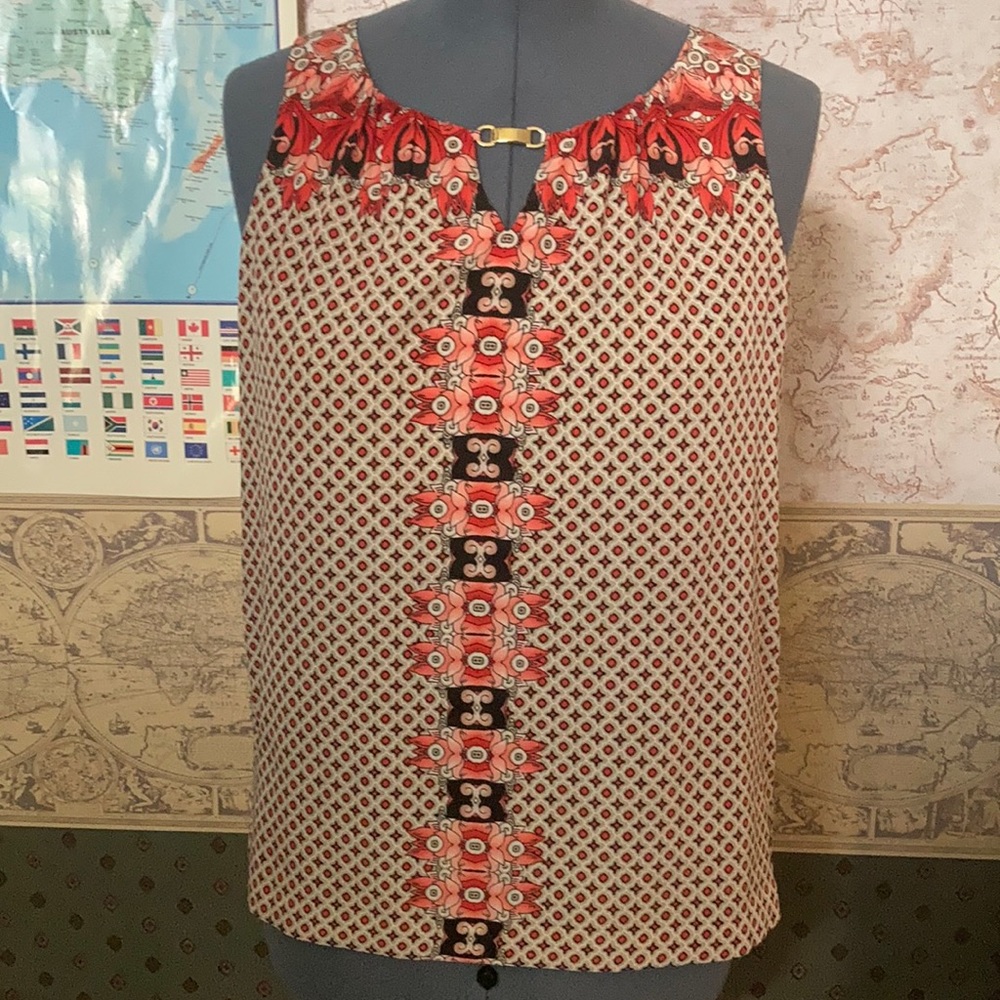 V neck sleeveless printed top
